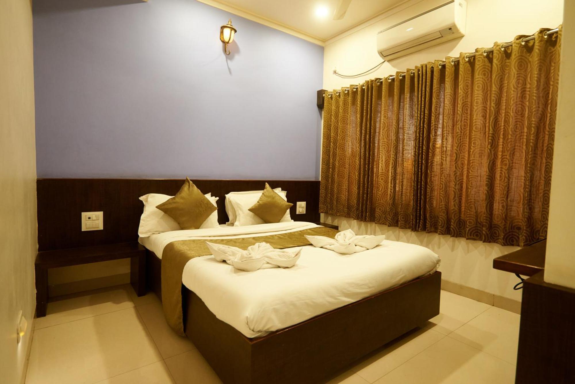 Hotel Pride Inn Ширди Экстерьер фото