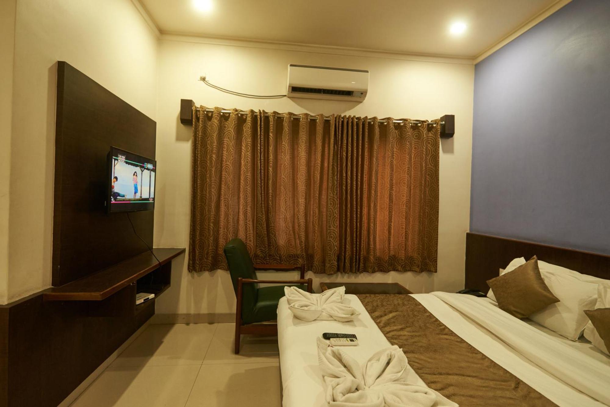 Hotel Pride Inn Ширди Экстерьер фото