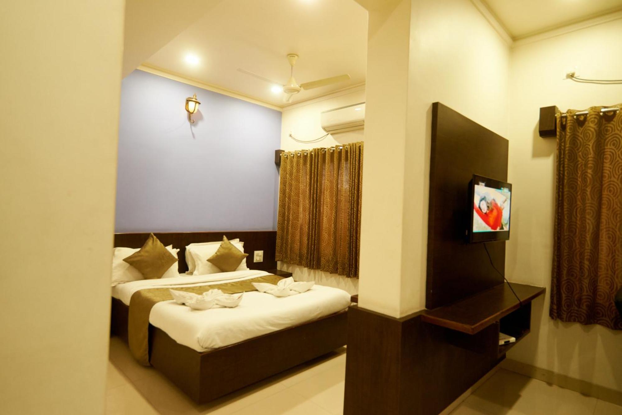 Hotel Pride Inn Ширди Экстерьер фото