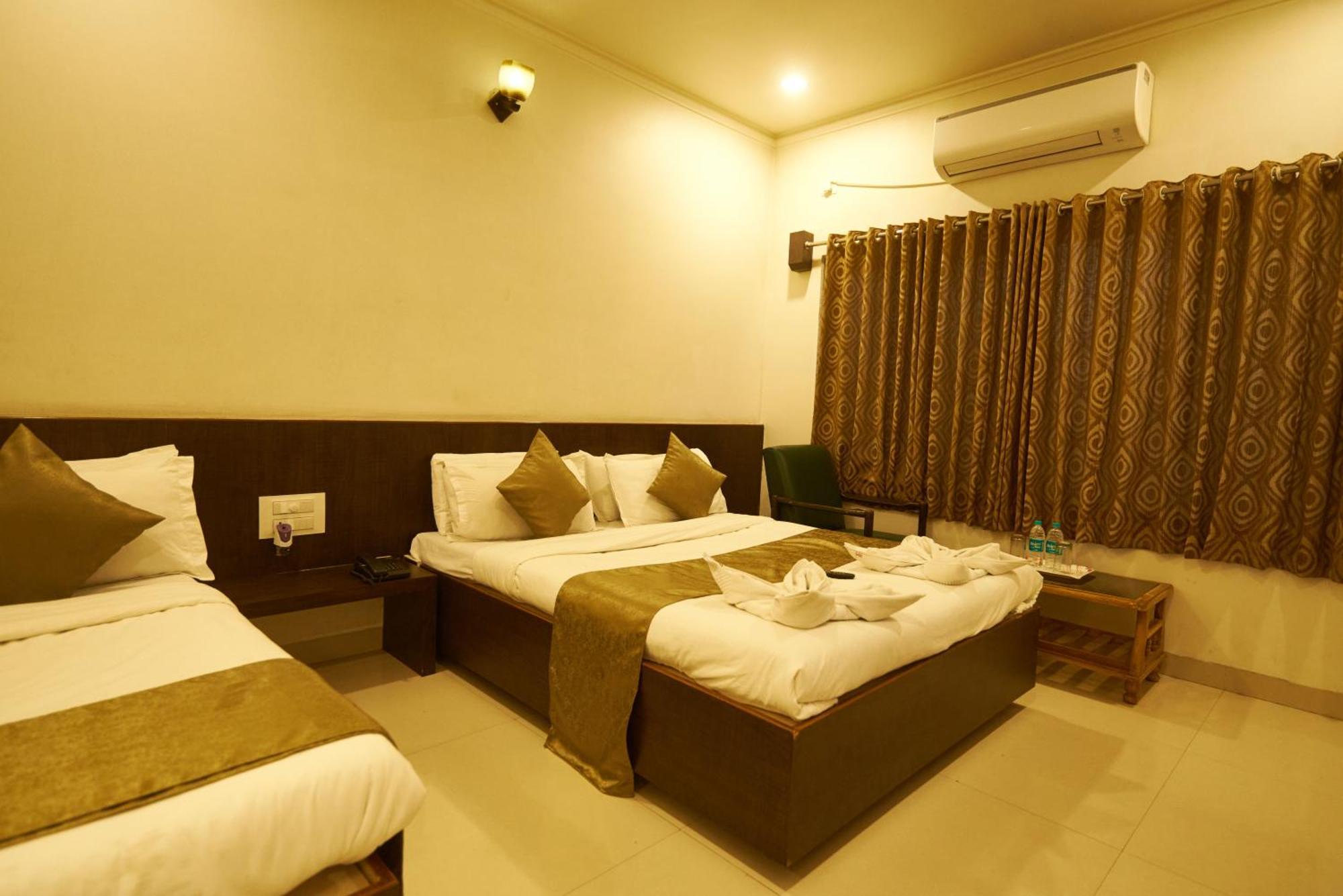 Hotel Pride Inn Ширди Экстерьер фото